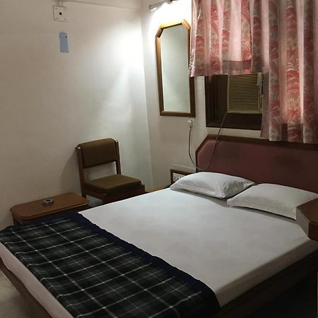 Hotel GRG Vadodara Exterior foto