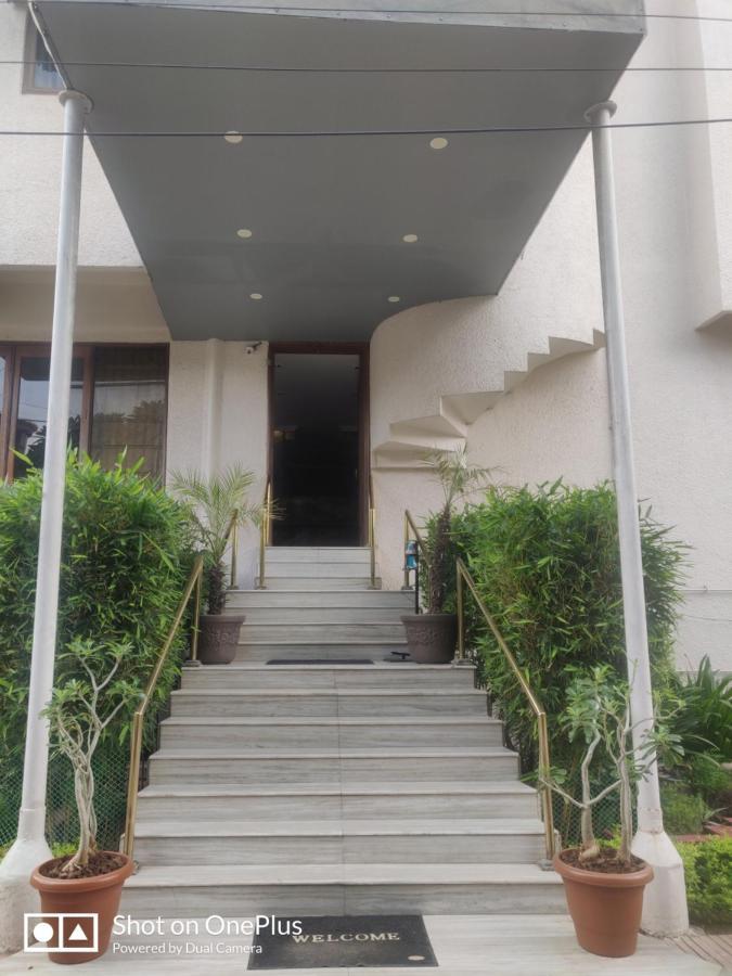 Hotel GRG Vadodara Exterior foto