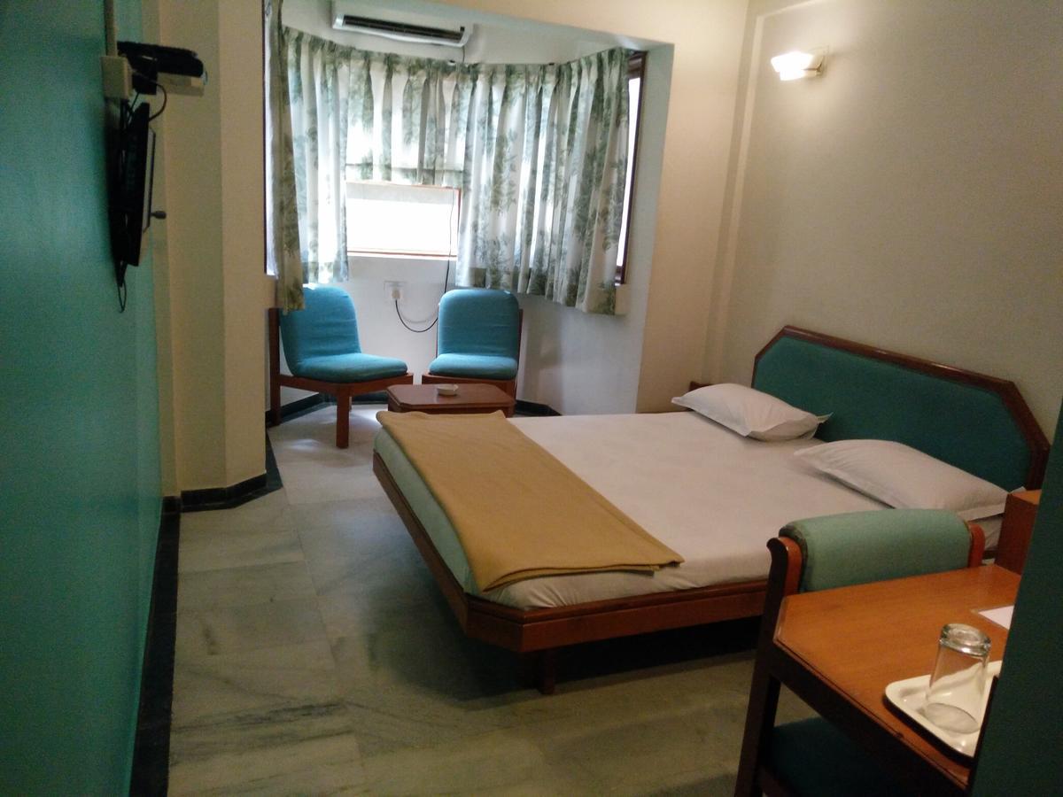 Hotel GRG Vadodara Exterior foto